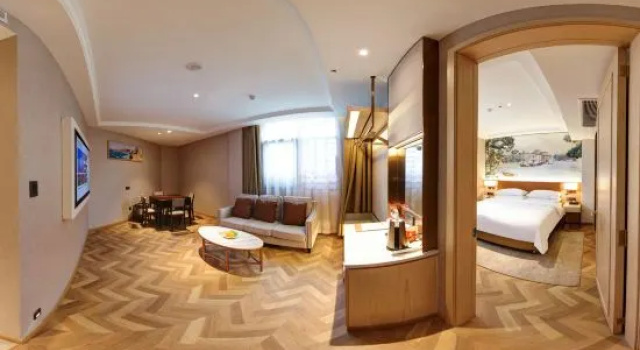 Люкс Business Vienna Hotel (Kaizhou Hanfeng Lake)