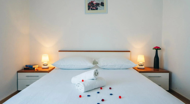 Apartmani Lucante, Prenota Hotel Hotel a Croatian Islands con piscina, Piscina