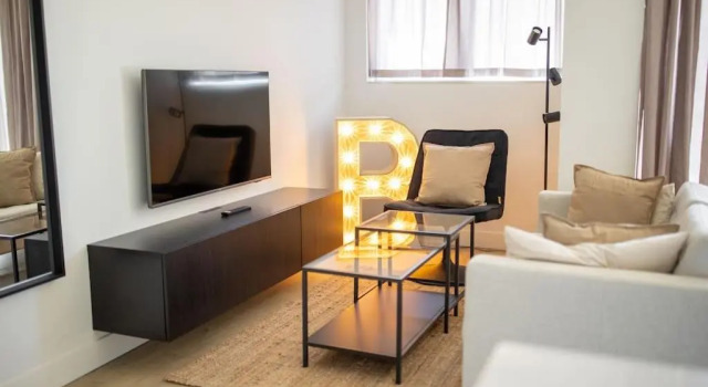 Brilliant 1 Bedroom Serviced Apartment 52m2 -NB304B-, Забронировать Апартаменты/квартира Дельфсхавен 
