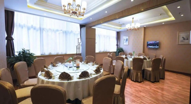 Super 8 by Wyndham Baoji Railway Station, Prenota Hotel Hotel SPA a Shaanxi, SPA