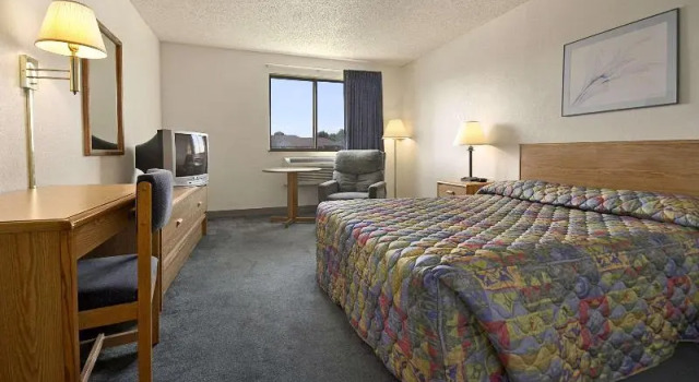 Номер Standard Super 8 Springfield North I-44