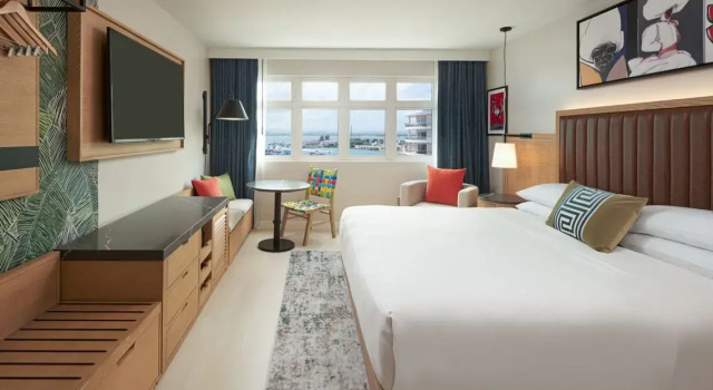Номер Deluxe с видом на залив Hotel Rumbao, a Tribute Portfolio Hotel