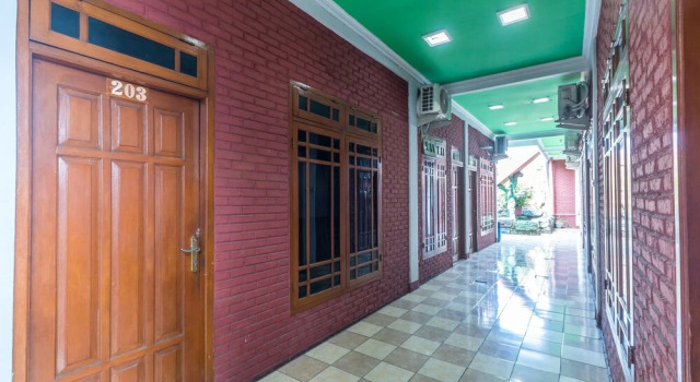 OYO 1424 Guntary Residence, Book Hotel Jakarta Jakarta Province