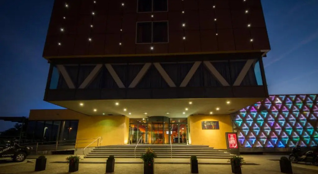 Safir Hotel Casino, Prenota Hotel Sežana Kras