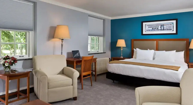 Полулюкс Gideon Putnam Resort & Spa