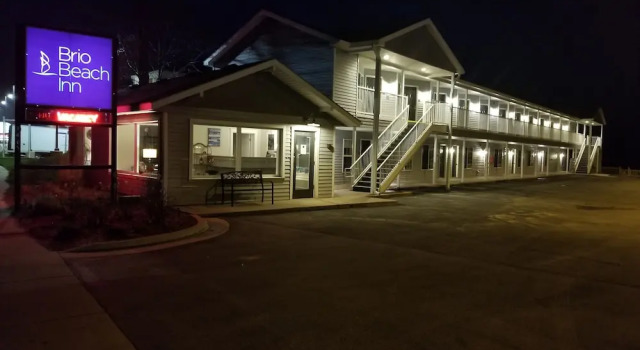 Brio Beach Inn, Rezerwuj Hotel Traverse City Michigan