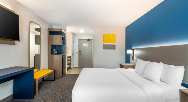 Номер Business Comfort Inn & Suites Chesterfield - St Louis