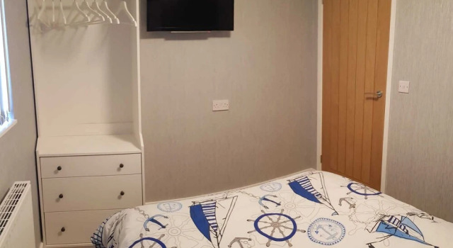 Luxury 2-bed Modern Chalet in Bridlington, Varaa Mökki Mökit kohteessa Merseyside, Mökki