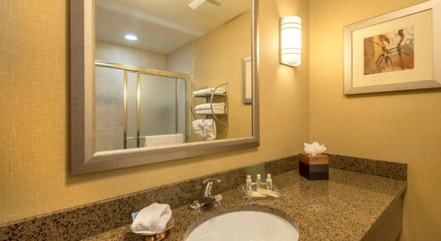 Люкс Holiday Inn Casper East-Medical Center by IHG