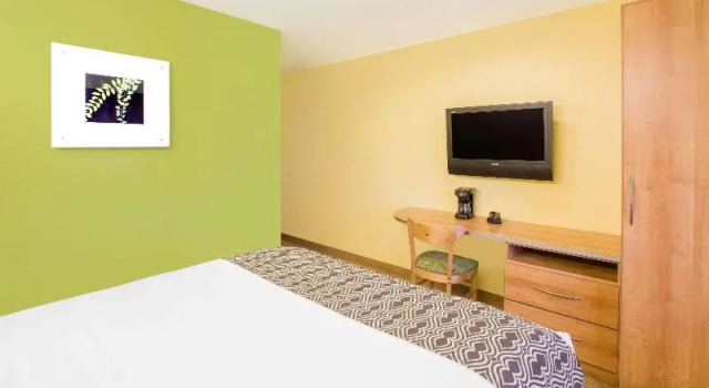 Номер Microtel Inn & Suites by Wyndham Delphos