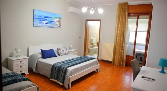 Le Stanze di Lucia vicino Ospedale Panico e Centro Storico di Tricase, Book Guesthouse Hotels in Tricase with Parking, Parking
