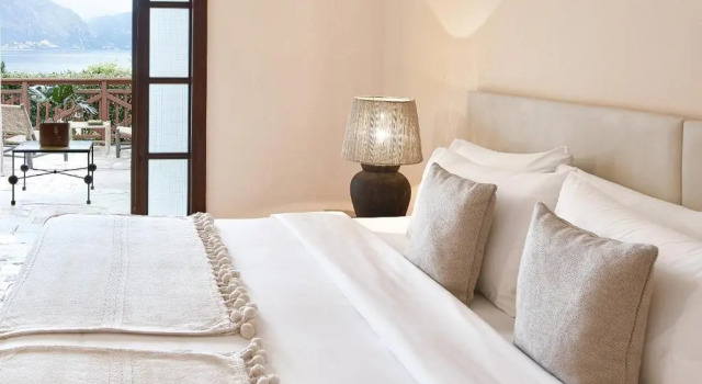 Бунгало семейное Paradiso с частичным видом на море Grecotel Daphnila Bay