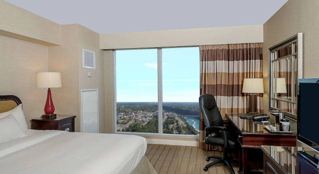 Двухместный номер Compact с видом на город Hilton Niagara Falls/ Fallsview Hotel and Suites