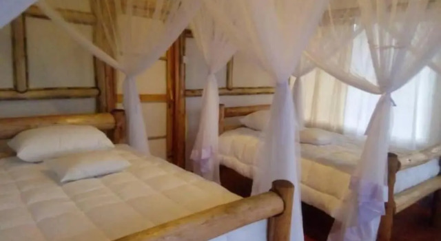 Шале с видом на горы Kazinga Wilderness Safari Camp
