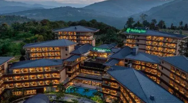 Holiday Inn Puer Jingmai by IHG, Buchen Sie Hotel Mengman China