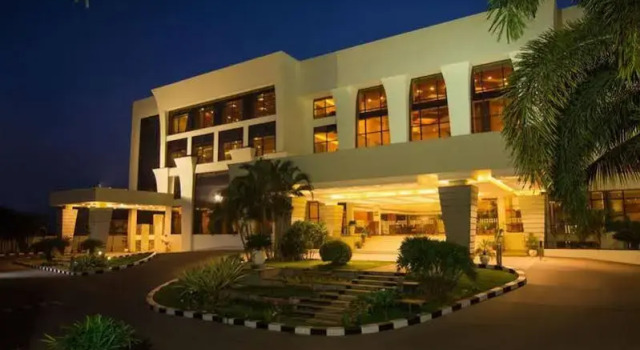 The Sunway Manor, Забронировать Отель Отели штата Тамилнада с бассейном, Бассейн
