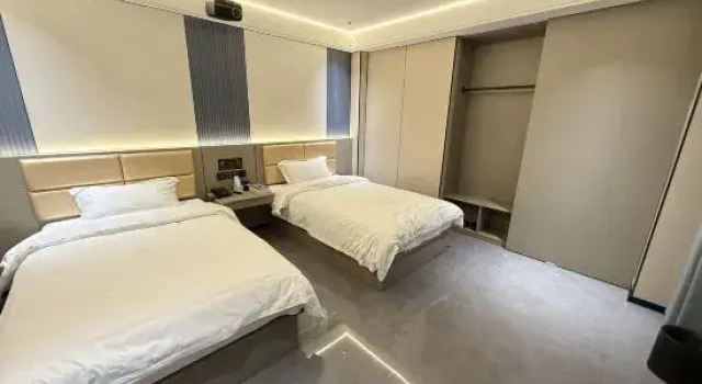 Люкс Huayue Hotel (Linggao County Government Branch)
