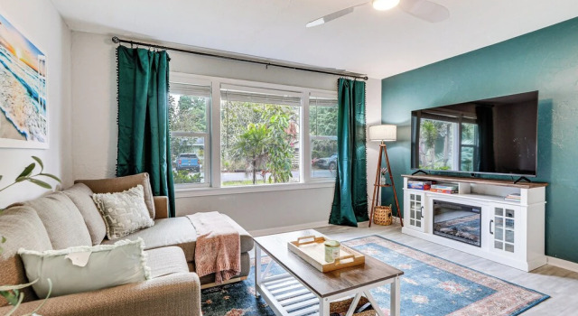 Коттедж с 3 комнатами Idyllic Sarasota Home w/ Yard: 2 Mi to Beach!
