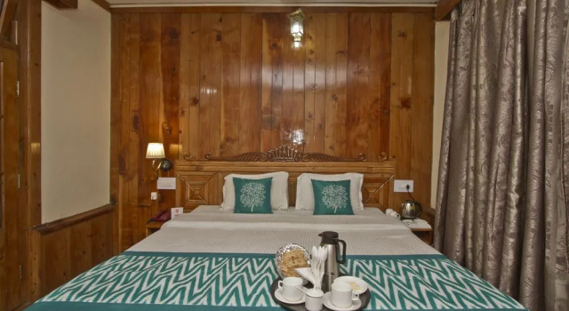 OYO 6398 Hotel Holiday Home International, Забронировать Отель Отели Манали с парковкой, Парковка