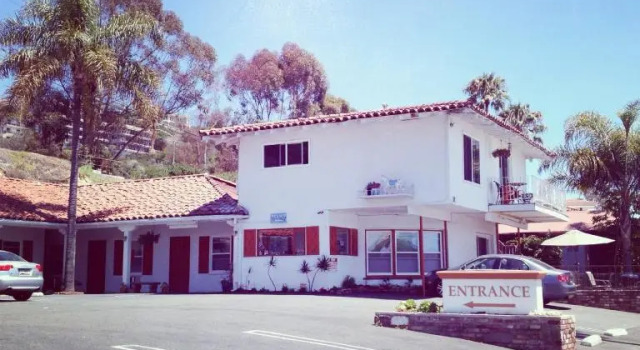 The Patriots Boutique Motel, Забронировать Мотель Сан-Клементе Beach Cities Orange County, рядом с San Clemente Farmers Market