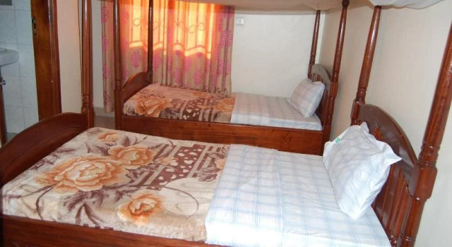 Uhuru 50 Hotel, Réserver Hôtel Kasese Busongora