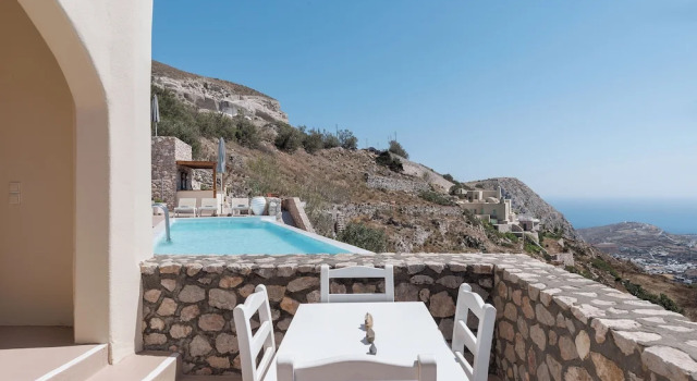Люкс c 1 комнатой с видом на море Zatrikion Santorini Villas