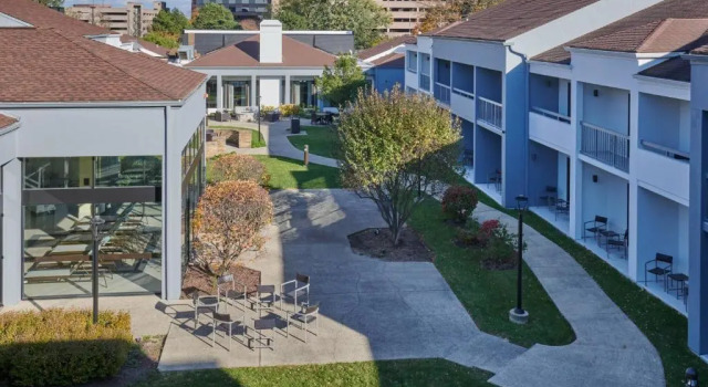 Номер Standard Courtyard Chicago Oakbrook Terrace