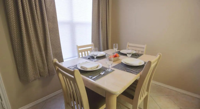 Четырёхместный люкс Standard Victoria Palms Inn and Suites