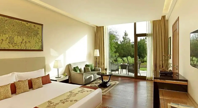 Двухместный номер Deluxe с видом на сад Taj Damdama Lake Resort & Spa, Gurugram