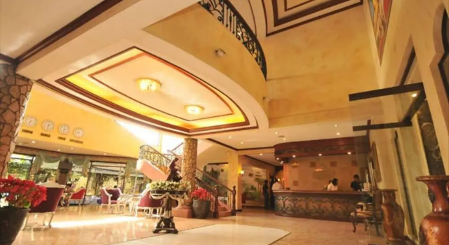 Queen Margarette Hotel - Main, Réserver Hôtel Lucena Luzon
