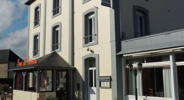 Le Gue de Genes, Varaa Hotelli Ambrieres-les-Vallees 