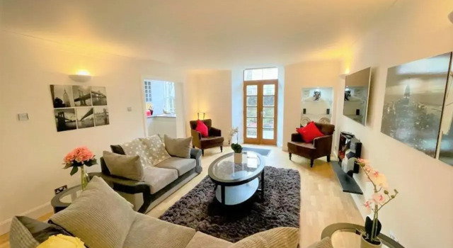Elite 3 Bed New Town Apt with Private Walled Garden, Забронировать Отель Новый город Эдинбург, рядом с Central Library