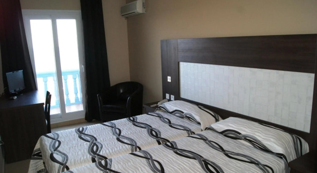 Hotel Doña Luisa, Забронировать Отель Манилва Коста-дель-Соль