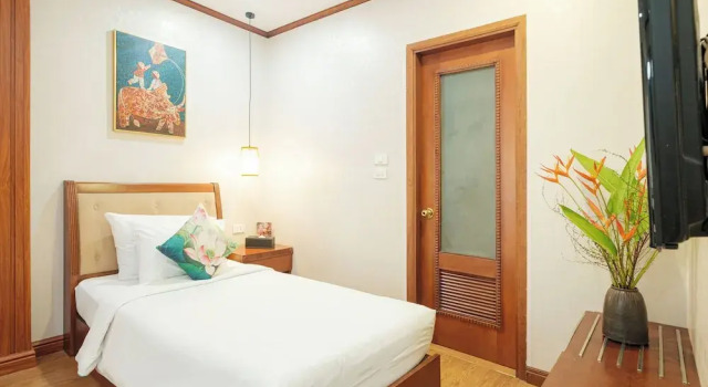 Двухместный номер Classic Sunset Westlake Hanoi Hotel