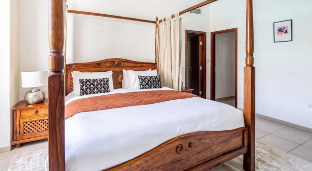 Spectacular 2BR in Upscale Burj Khalifa District, Забронировать Апартаменты/квартира Даунтаун Дубай , рядом с Дубайский аквариум