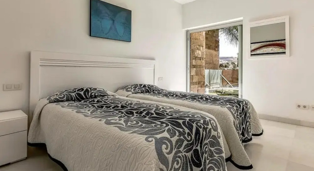 Villa en Costa Adeje Santa Cruz de Tenerife, Забронировать Вилла Виллы Адехе, рядом с Центр водных видов спорта Tenerife Nautical Center, Вилла