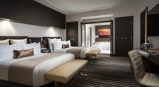 Четырёхместный люкс Signature Red Rock Casino, Resort and Spa