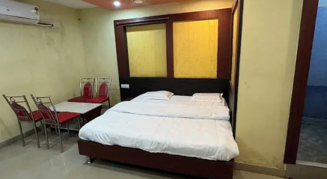 Suite Royal Hotel Asha Pride