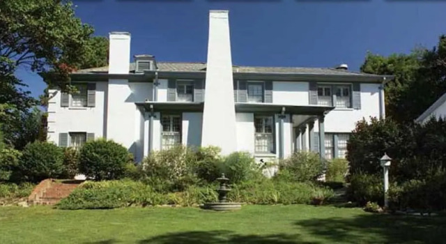 Fuquay Mineral Spring Inn & Garden, Забронировать Отель Отели Фуквэй-Варина с бассейном, Бассейн