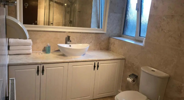 Трёхместный номер Standard London Gatwick Inn