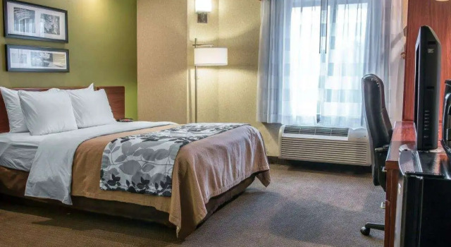 Baymont by Wyndham Flat Rock Hotel, Varaa Hotelli  