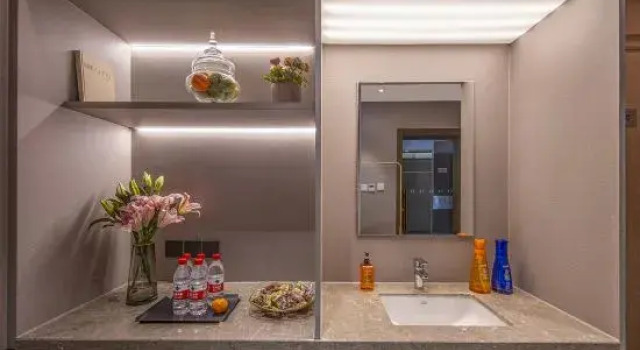 Orange Hotel