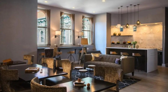 Четырёхместный клубный номер Standard The Atterbury Hotel, Autograph Collection