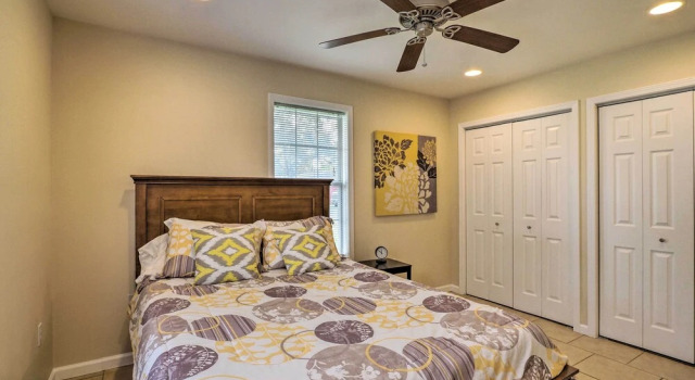 Pet-friendly Georgetown Home < 1 Mi to Dtwn!, Rezerwuj Dom wakacyjny Hotele w Georgetown z parkingiem, Parking