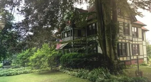 Allen House Inn, จอง โรงแรม Amherst แมสซาชูเซตส์