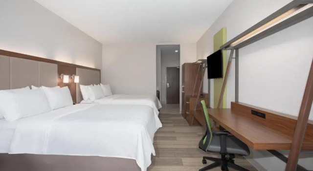 Четырёхместный номер Executive Holiday Inn Express Slidell by IHG