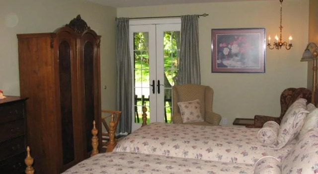 Le Papillon Bed and Breakfast, Varaa Hotelli Niagara Wine Region Ontario