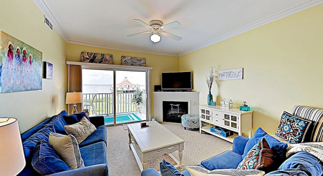 New Listing! Bayfront W/ Pool- Walk To Beach 3 Bedroom Condo