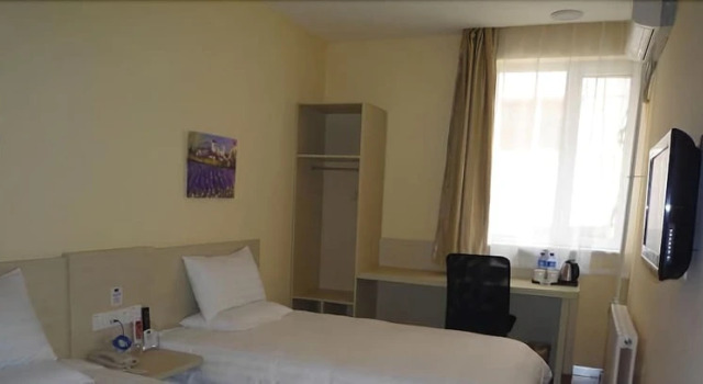 Hanting Express Gangwan Square - Dalian, Book Hotel Hotels in Liaoning with Parking, Parking