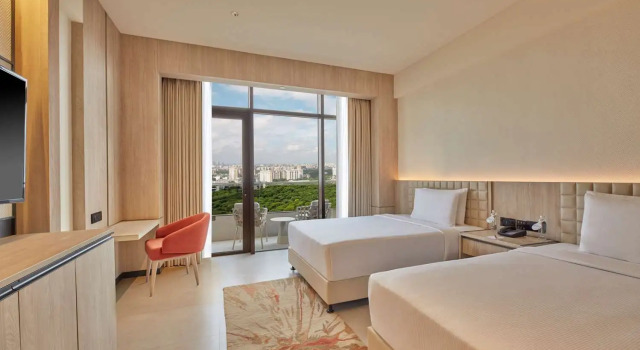 Двухместный номер Standard с балконом Hilton Gurugram Baani City Centre